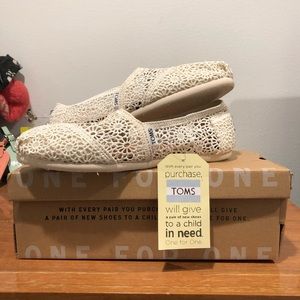 TOMS lace slip ons